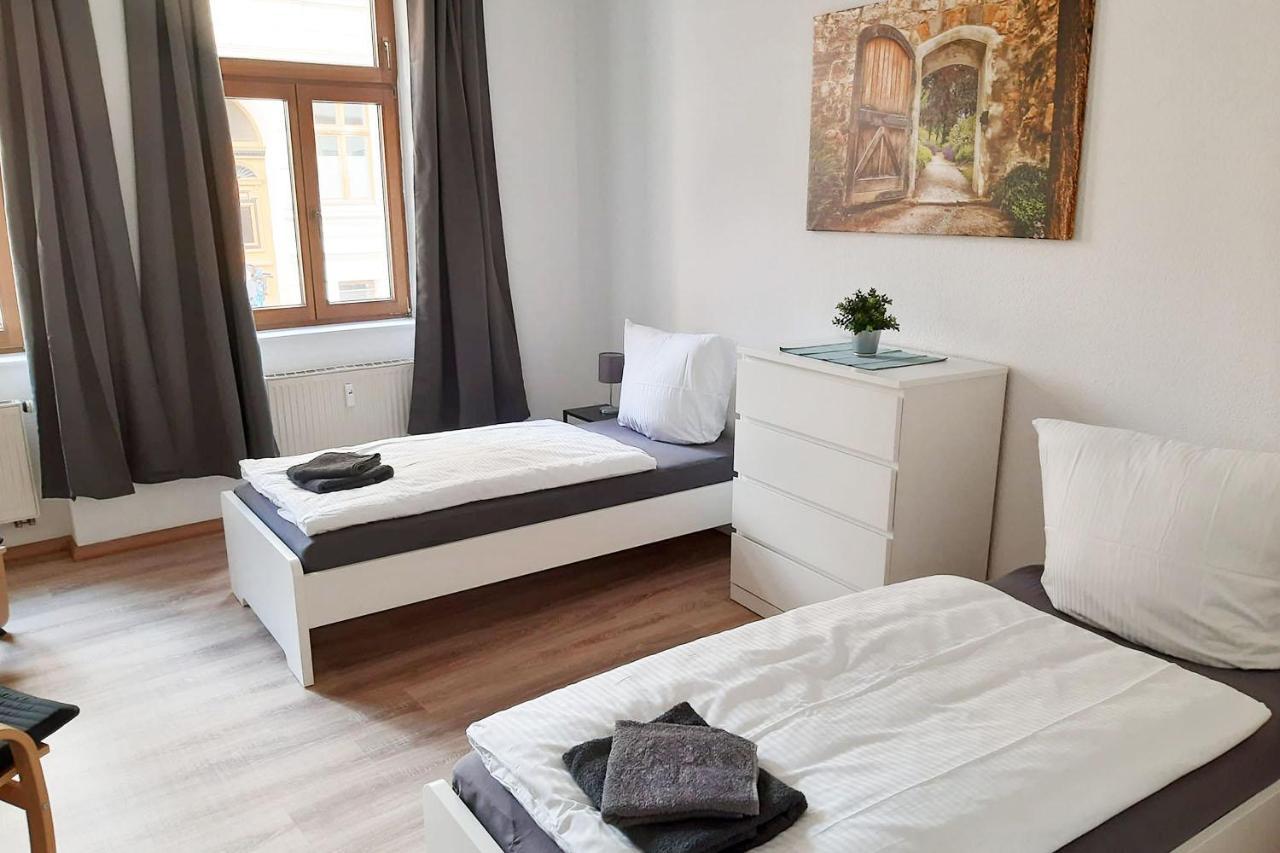 Cozy 2 Room Apartment In Magdeburgo Esterno foto